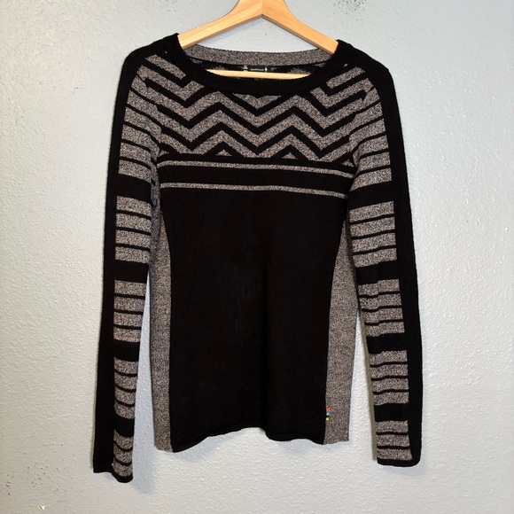 Smartwool Women’s Dacono Ski Sweater Black Geometric - Picture 3 of 11